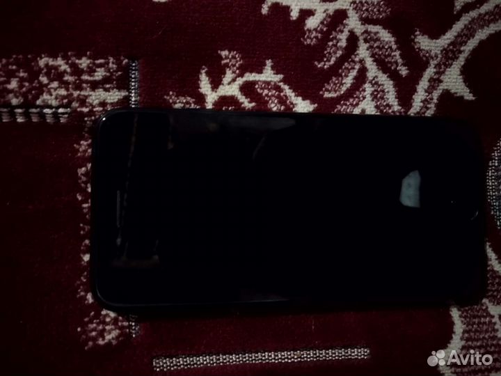 Телефон iPhone 7