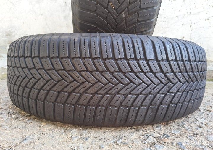 Bridgestone Weather Control A001 215/65 R16 102V