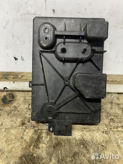 Mazda CX 7 полка под аккумулятора