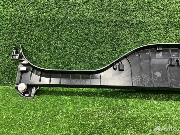 Накладка люка задняя BMW X7 G07