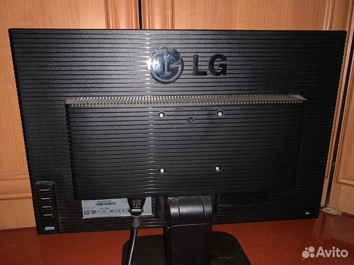 Монитор LG flatron L192WS