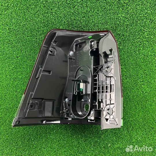 Фонарь правый задний Land Cruiser 200