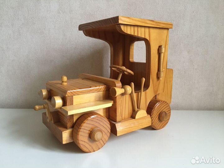 Деревянная машинка