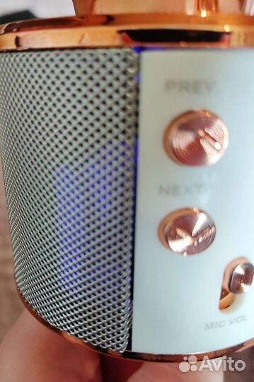 Беспроводной караоке микрофон 