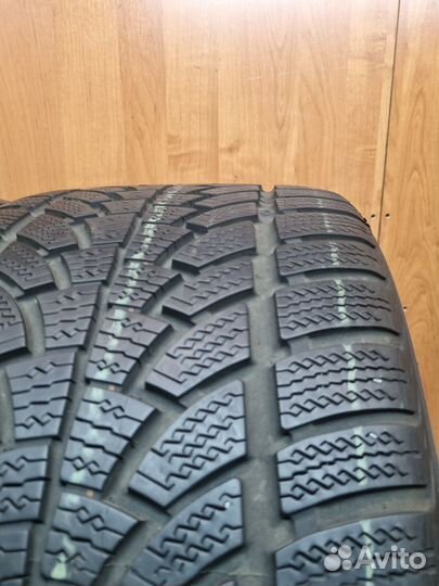 Nokian Tyres WR 295/30 R19