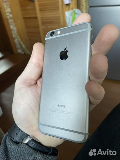 Телефон iPhone 6