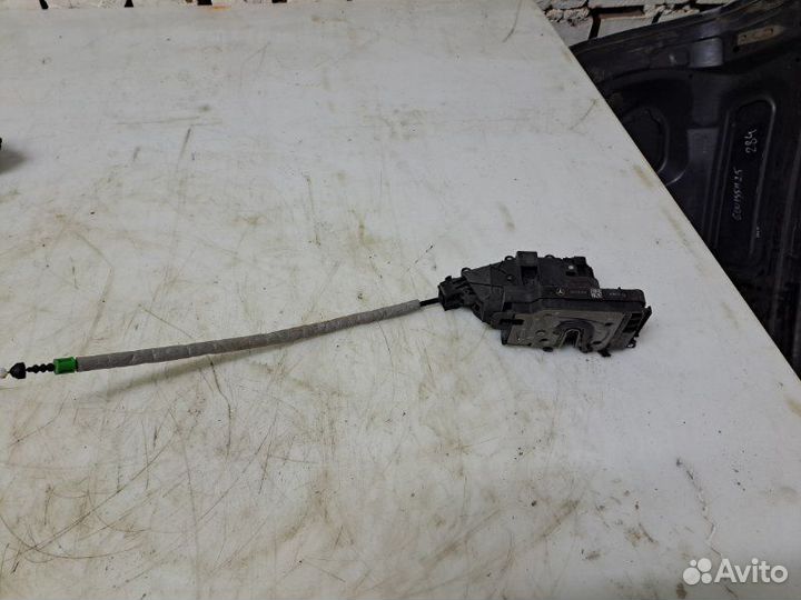 Замок боковой двери Mercedes Benz Gl