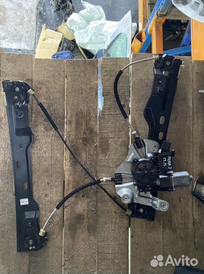 Стеклоподьемник передний Opel Astra J 09-14