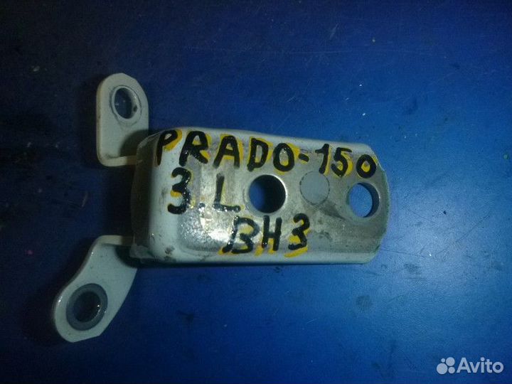 Петля двери задней левой нижняя toyota land cruise