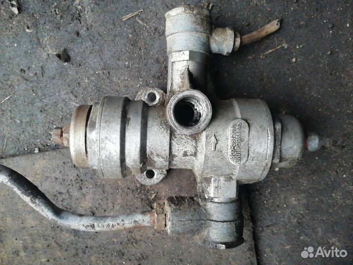 Регулятор давления воздуха на ЗИЛ 5301 Бычок