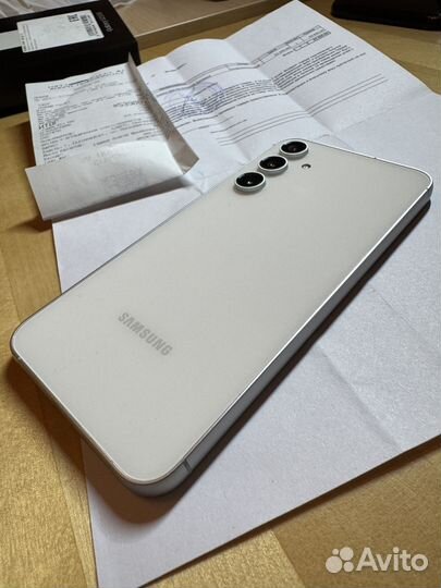 Samsung Galaxy S23 FE, 8/256 ГБ