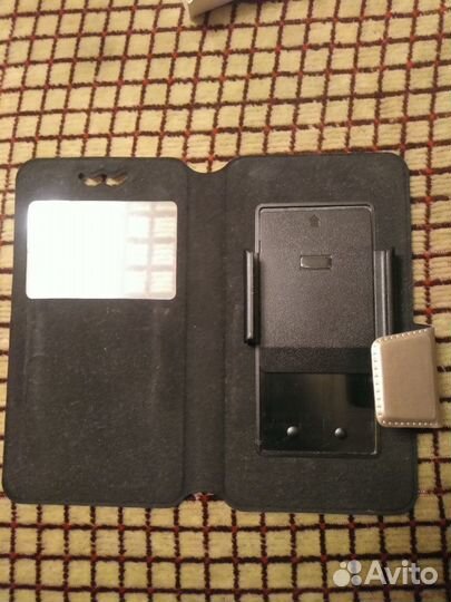 Универсальный чехол-книжка 5.2