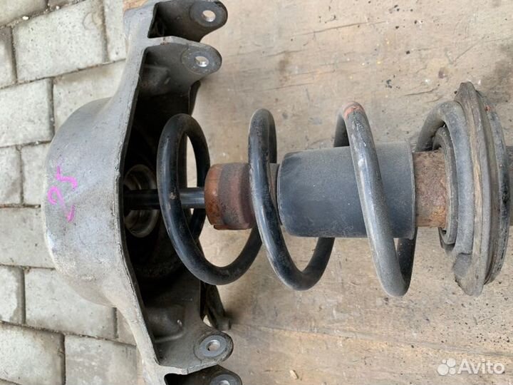 Стойка подвески передняя Audi A4 B8 1.8 RR4(CDH)