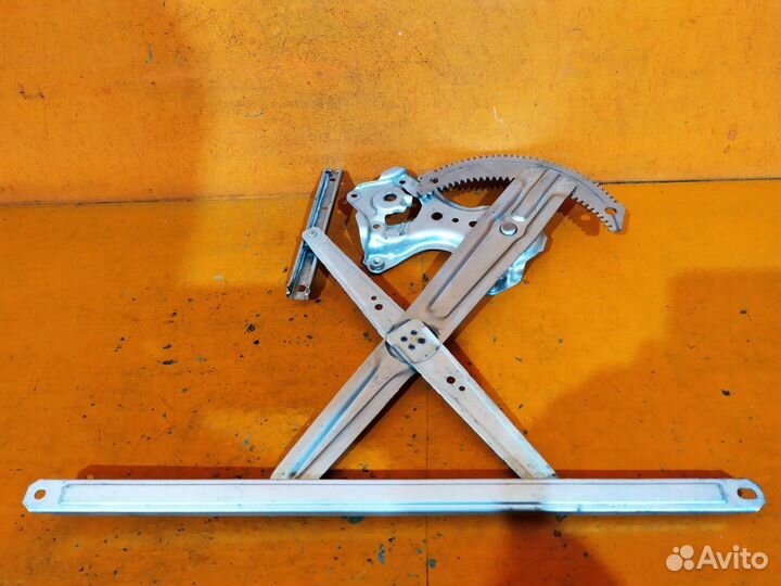 Стеклоподъемник задний правый Mitsubishi Outlander