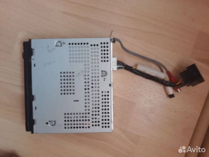 Автомагнитола Clarion