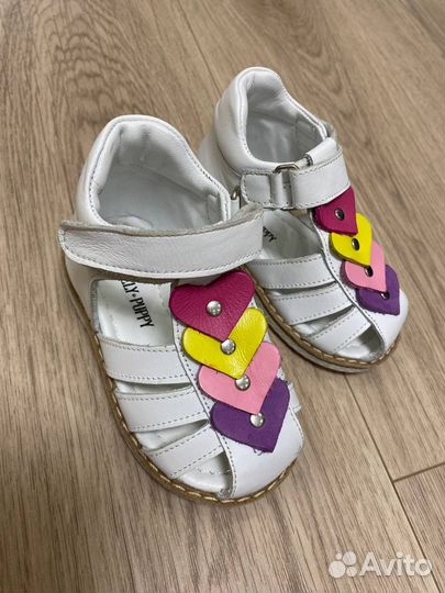 Сандалии для девочки