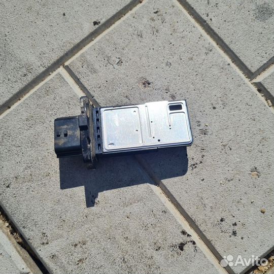 Датчик расхода воздуха NissanPathfinder R52