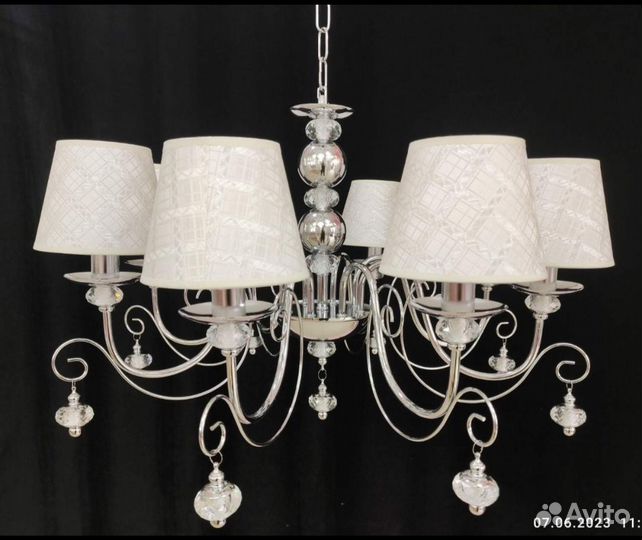 Люстра восьми рожковая,новая