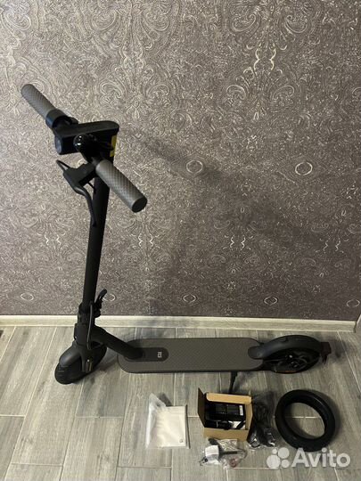 Электросамокат Xiaomi Mi Electric Scooter 1S