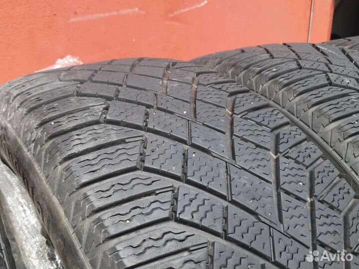 Continental ContiVikingContact 7 235/55 R18 104T