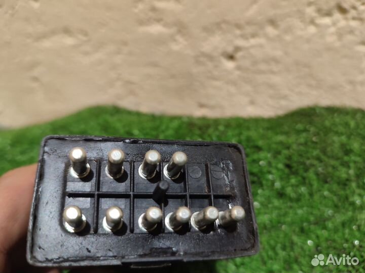 Реле бензонасоса Mercedes-Benz w124, w201 m103