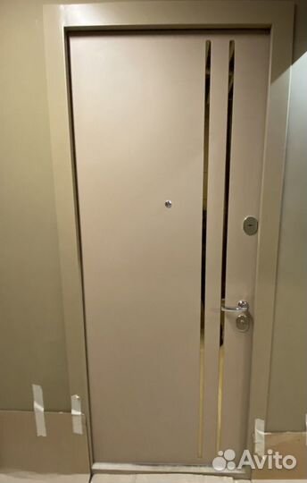 Входная дверь