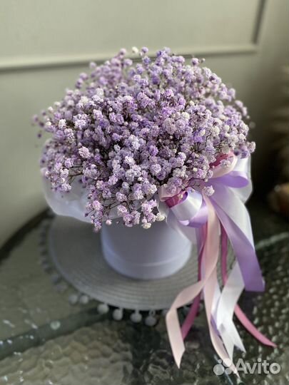 Букет из гипсофилы в коробке