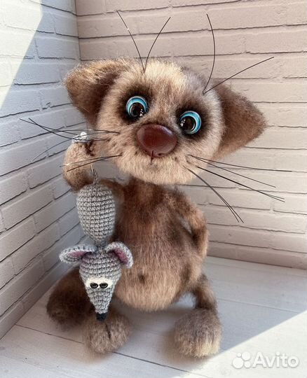 Котики Интерьерная вязаная игрушка