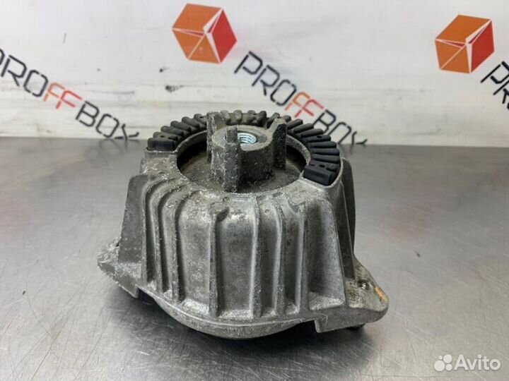 Подушка крепления двигателя Mercedes C-Class W204