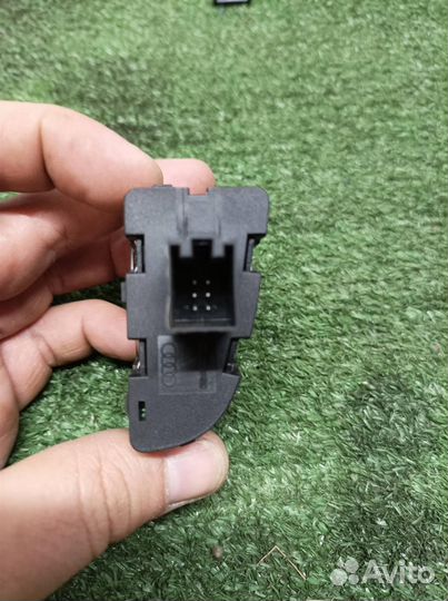 Кнопка многофункциональная Audi Q7 2005