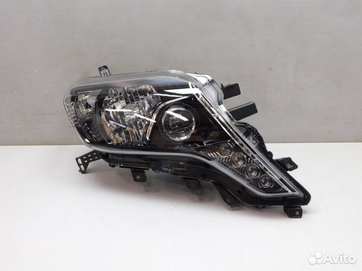 Фара правая Toyota Land Cruiser Prado