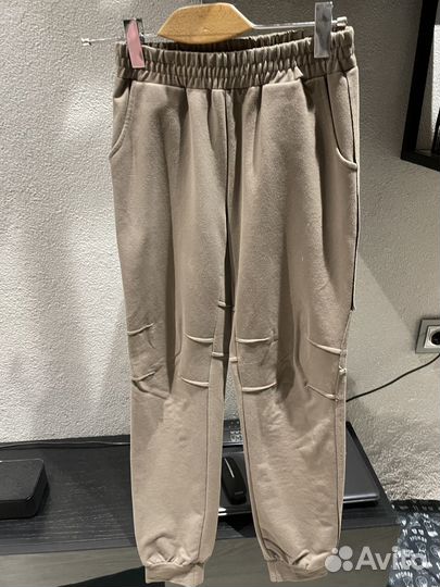 Свитшоты и костюм (листайте)