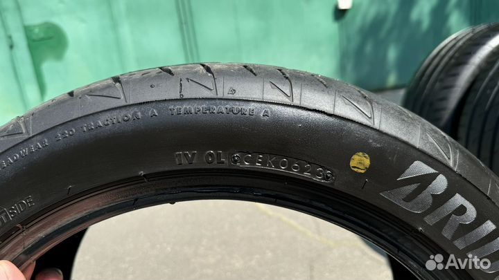 Bridgestone Potenza Adrenalin RE004 235/45 R17 97W