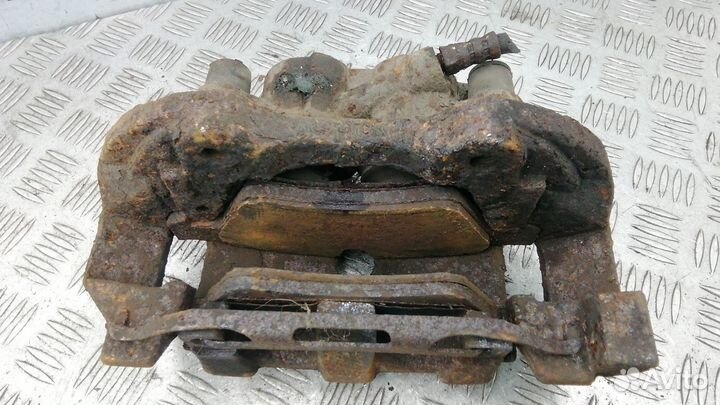 Суппорт передний левый Mercedes-Benz M-Класс W164