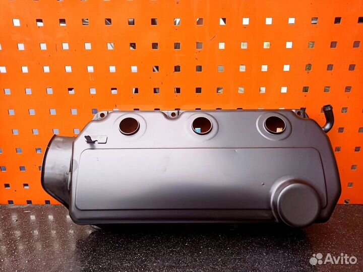 Клапанная крышка Mitsubishi