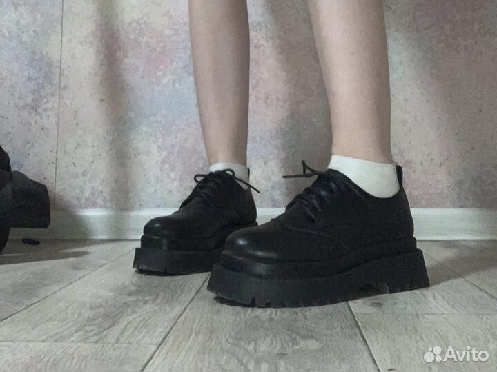 Кроссовки, Лоферы