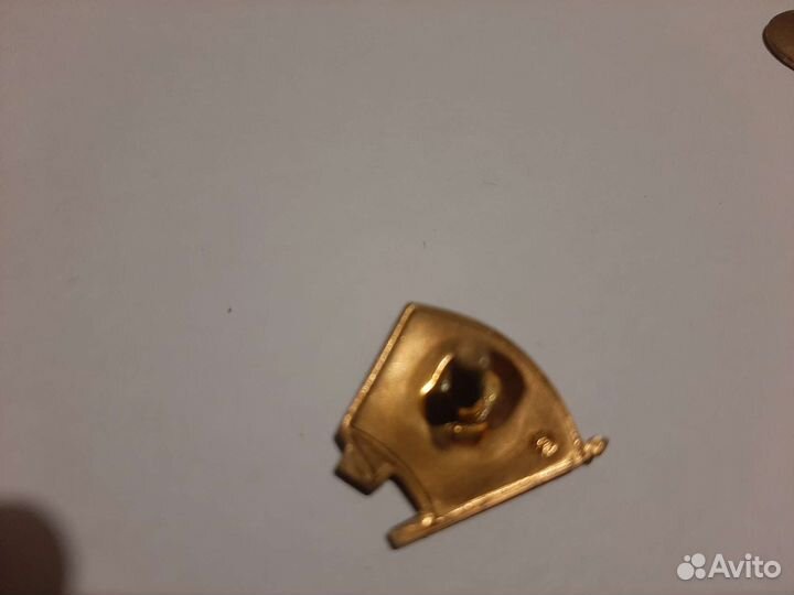 Тяжелые значки СССР