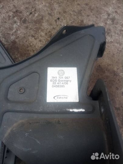 Педаль тормоза Volkswagen Multivan T5 2006