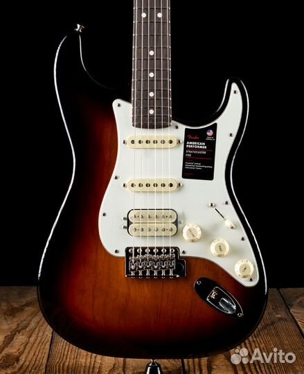 Электрогитара Fender Stratocaster USA + Аксессуары