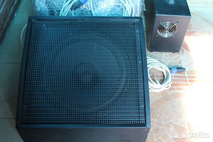 Акустические колонки, сценический монитор