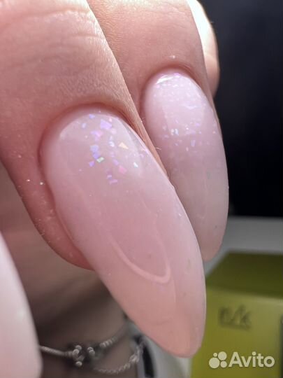 Модель на маникюр