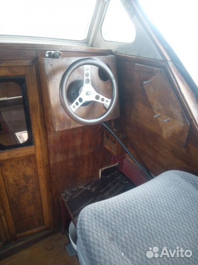 Катер с мотором