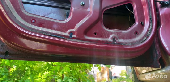 Дверь Renault logan 21b