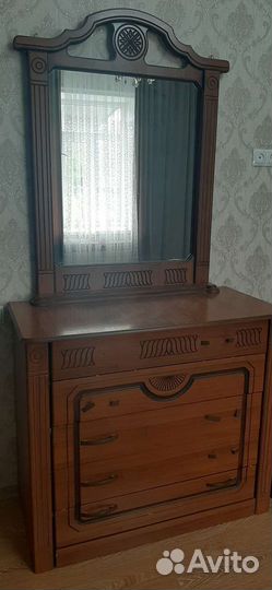 Продам спальный гарнитур