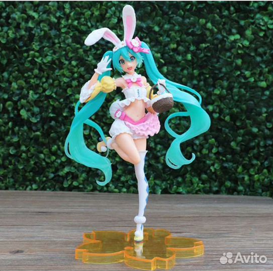 Пасхальная фигурка Хацуне Мику