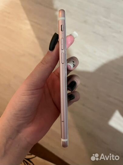 Телефон iPhone 6s