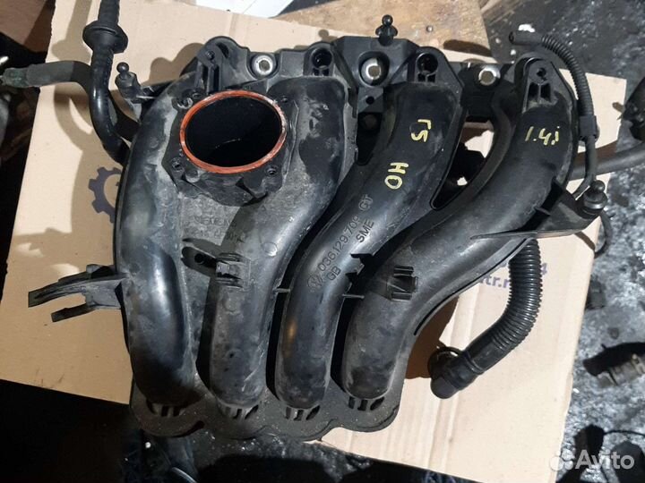 Коллектор впускной Фольксваген Поло 4 Шкода Фабия