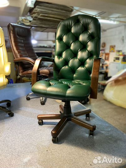 Кресло офисное в кабинет