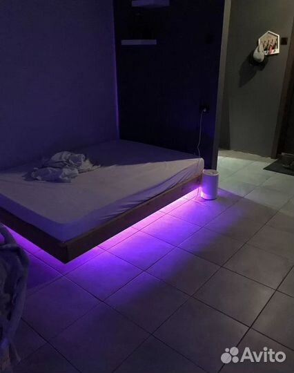 Парящая кровать в стиле лофт