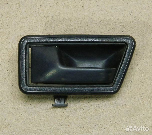 Ручка двери пер. левой внутренняя VW Golf 2